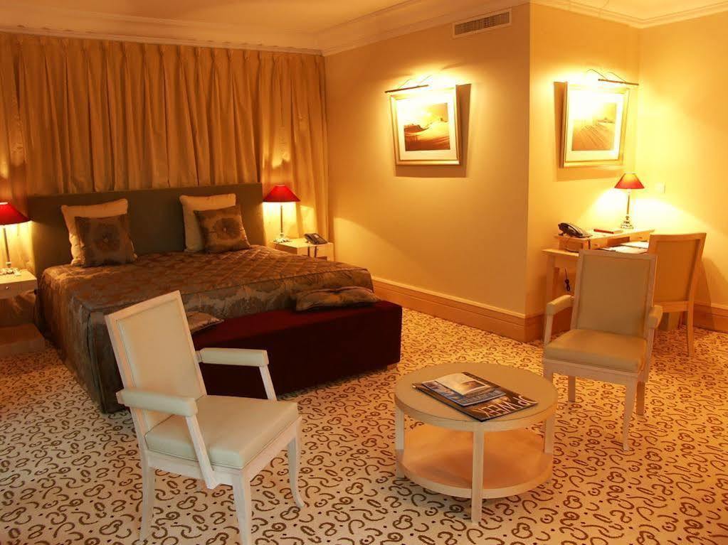 Hotel & Spa Le Pavillon Charbonnières-les-Bains Zewnętrze zdjęcie